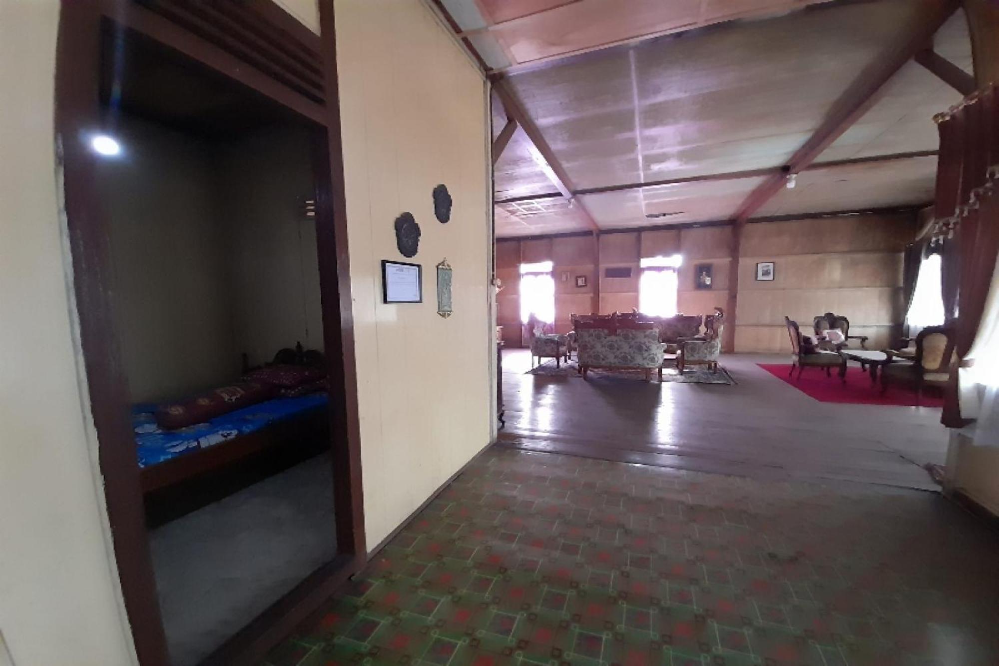 Oyo Homes 91248 Desa Wisata Banding Agung Danau Ranau Екстер'єр фото