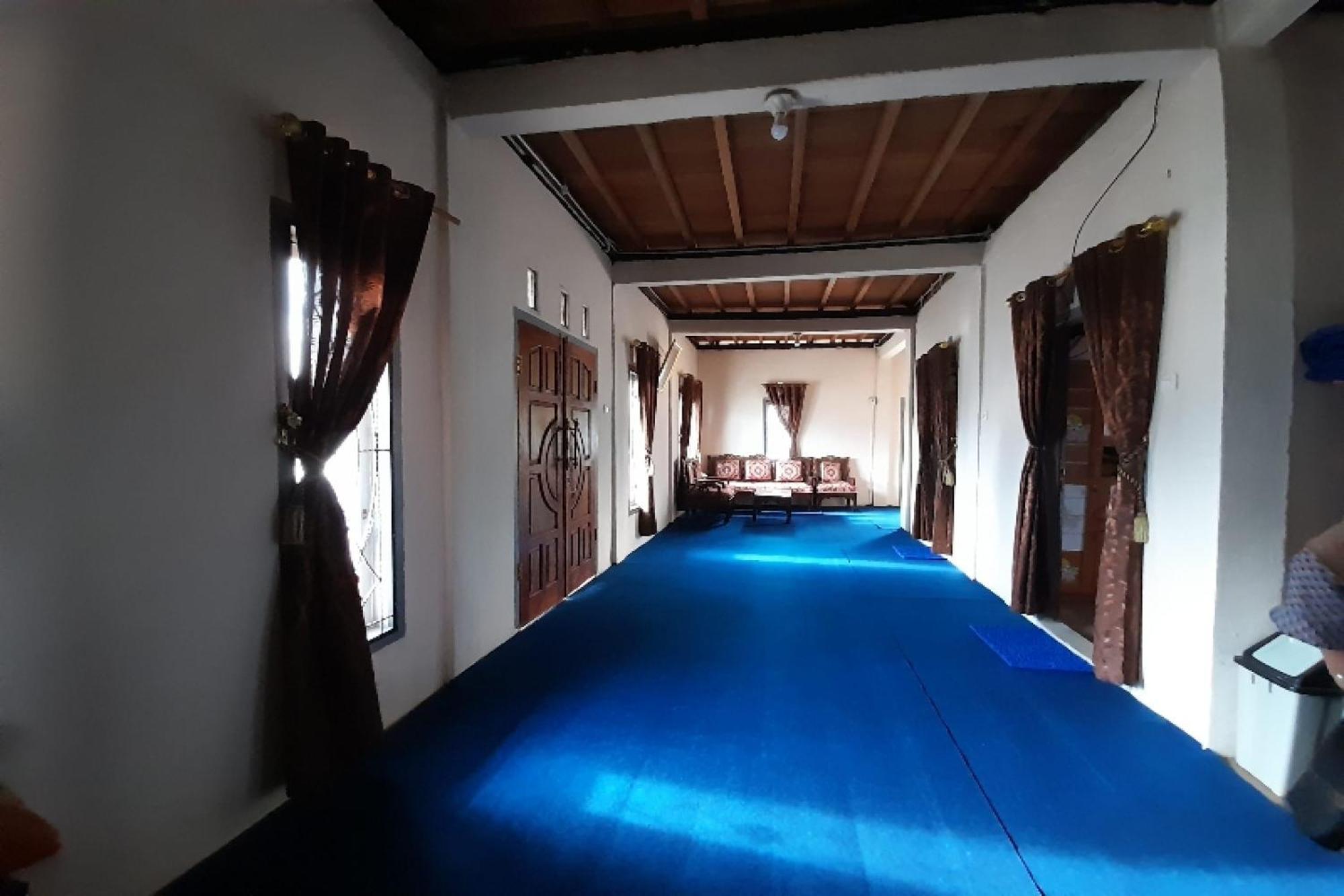 Oyo Homes 91248 Desa Wisata Banding Agung Danau Ranau Екстер'єр фото